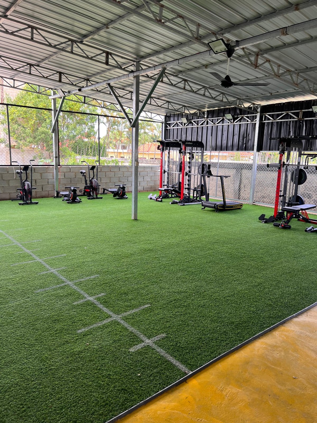 Instalaciones cubiertas de Swing Caliente